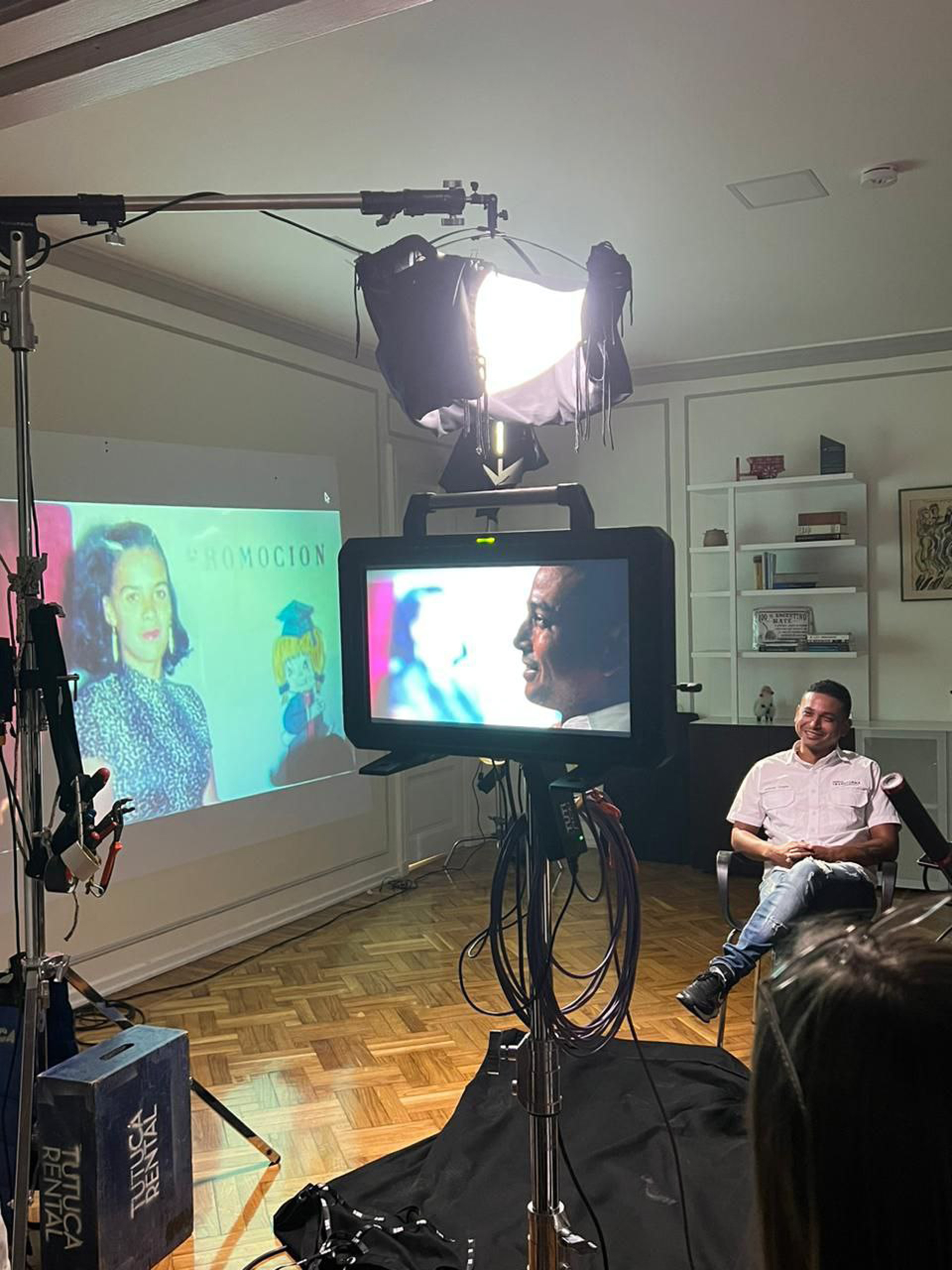 <strong>Beim Dreh: Den Zeugen der Gewaltverbrechen fiel es oft schwer, ihre Geschichte zu erzählen. &nbsp;</strong>